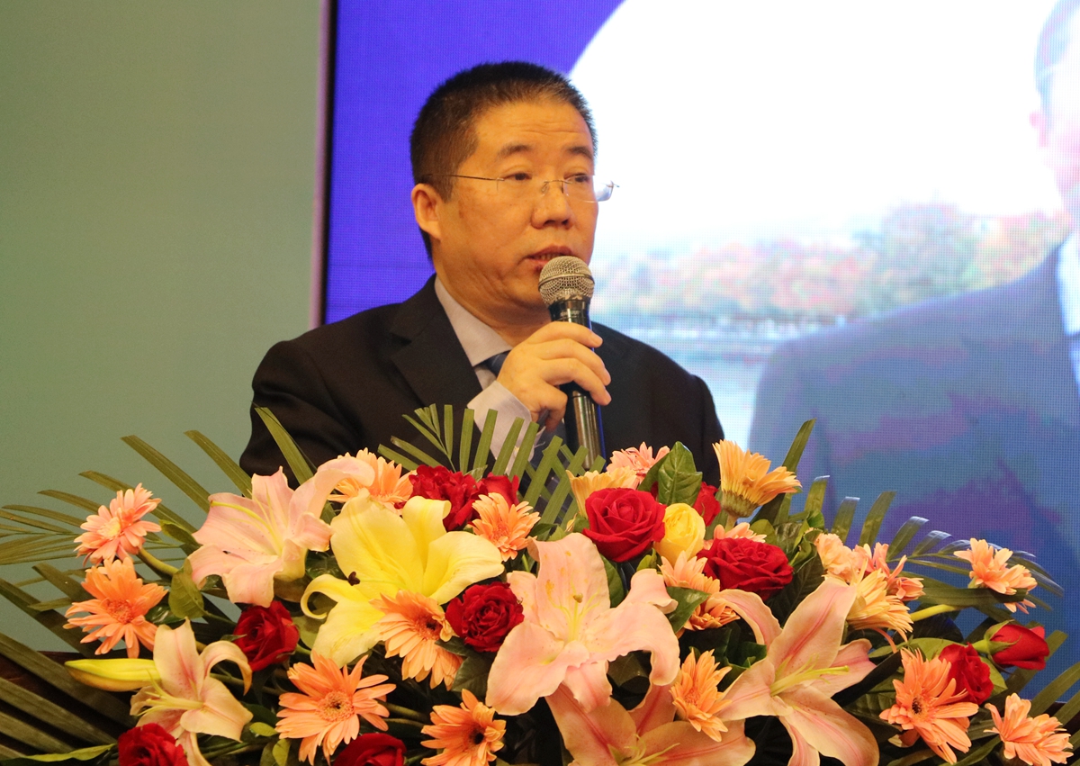 巢文革.jpg